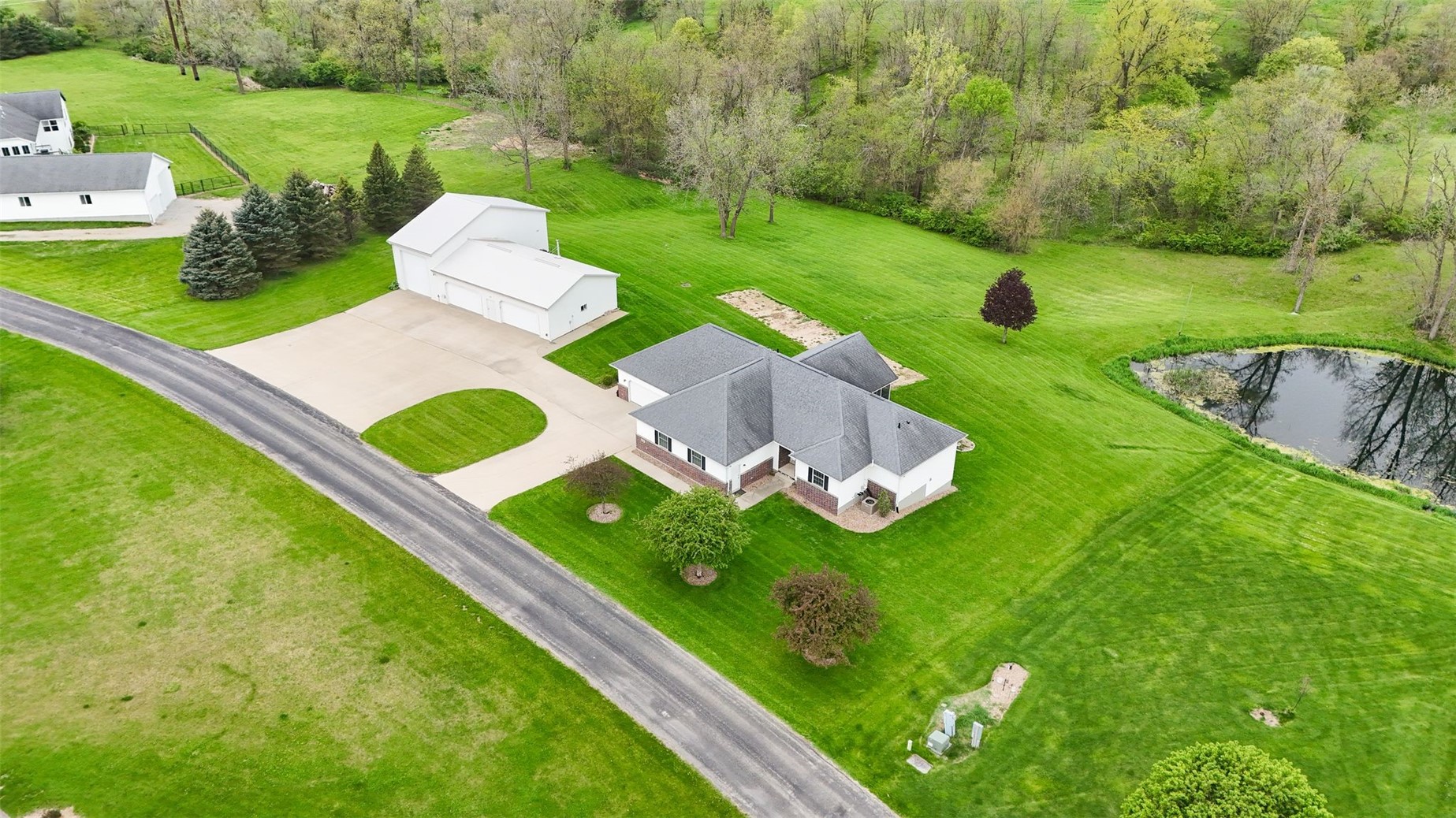 3386 64th Street Palo IA 52324