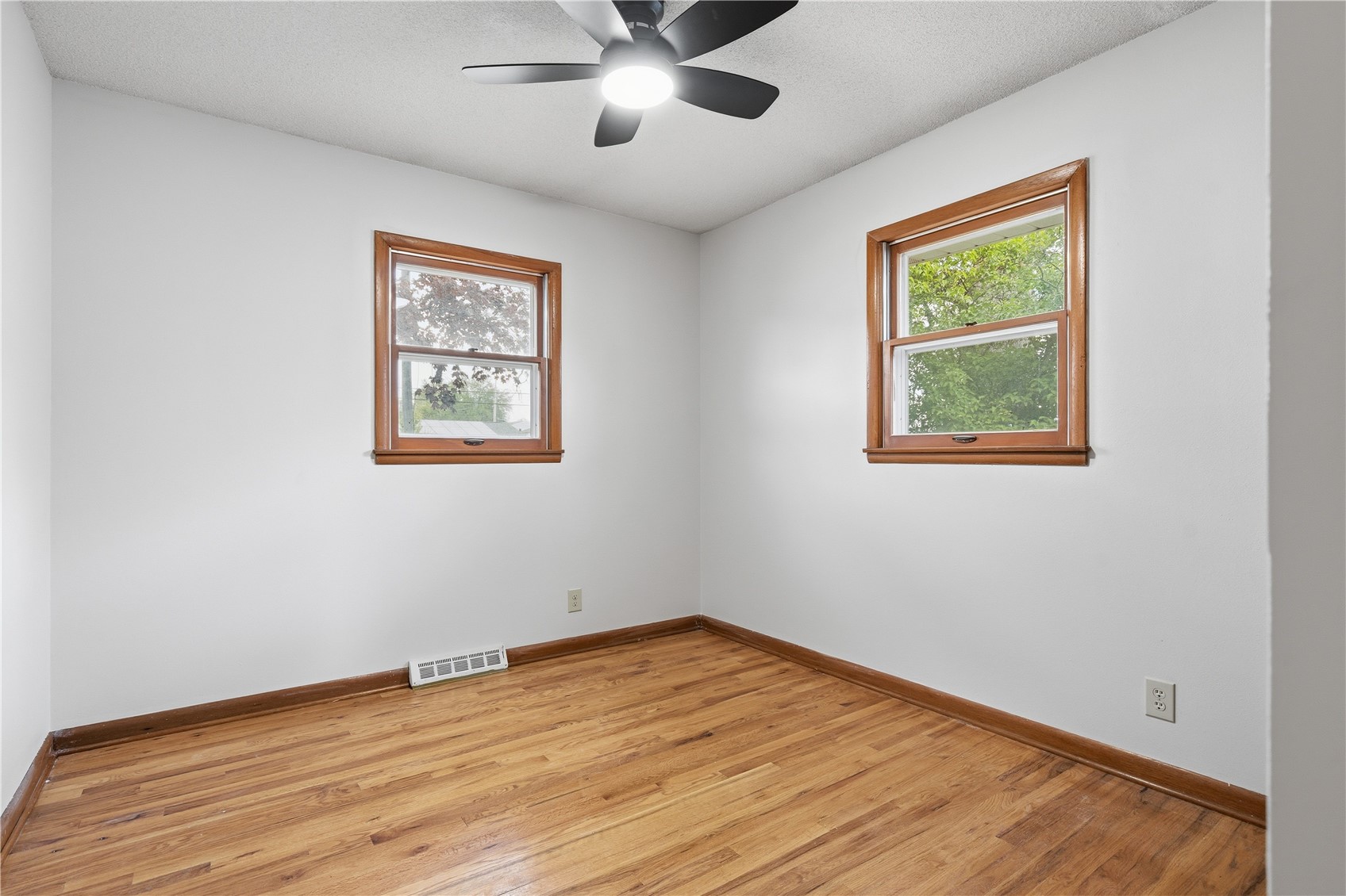 2033 Coldstream Avenue NE Cedar Rapids IA 52402