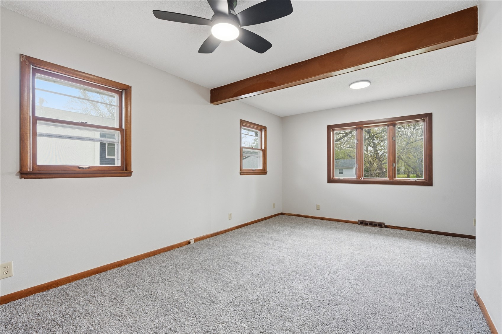 2033 Coldstream Avenue NE Cedar Rapids IA 52402