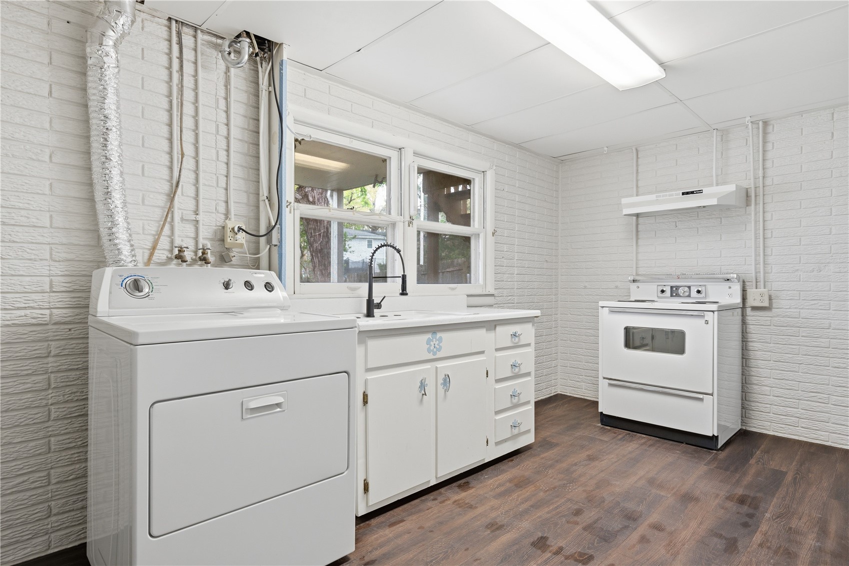 2033 Coldstream Avenue NE Cedar Rapids IA 52402
