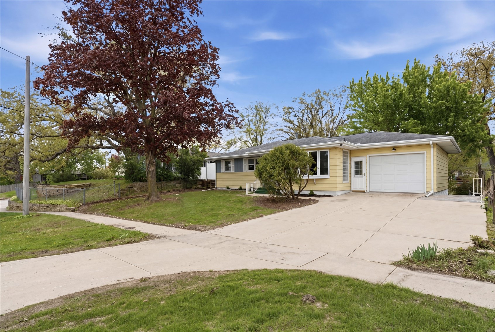 2033 Coldstream Avenue NE Cedar Rapids IA 52402
