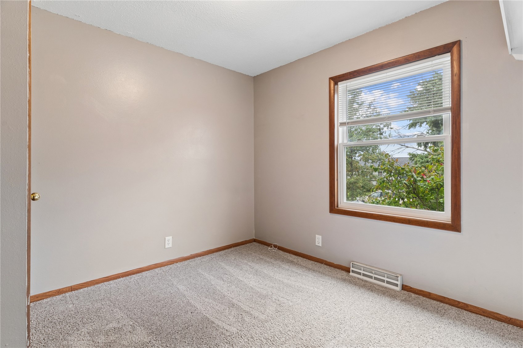 709 Jacolyn Drive NW Cedar Rapids IA 52405