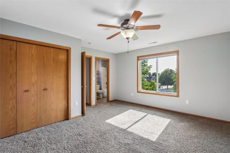 1332 Deer Run Drive NE Cedar Rapids IA 52402