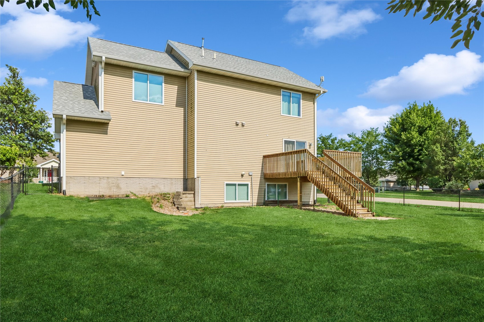 1332 Deer Run Drive NE Cedar Rapids IA 52402