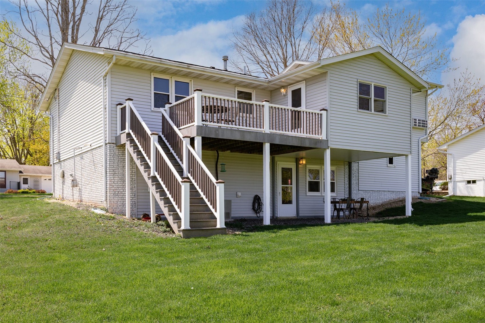 3272 Coral Avenue NE Solon IA 52333