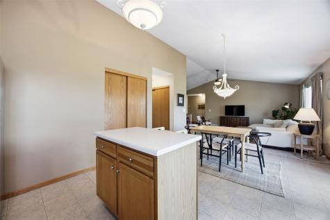 2821 28th Avenue SW Cedar Rapids IA 52404