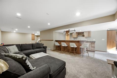 2821 28th Avenue SW Cedar Rapids IA 52404