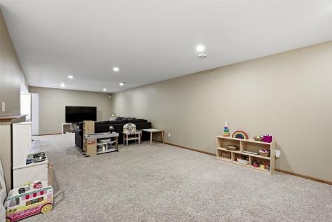 2821 28th Avenue SW Cedar Rapids IA 52404