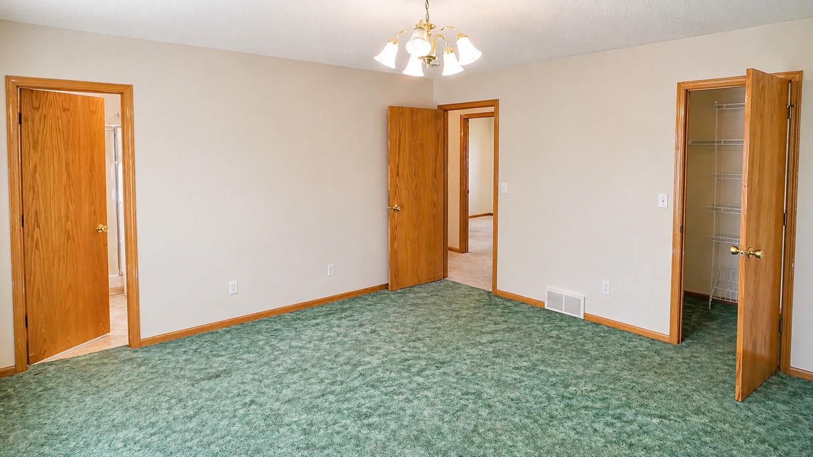 2416 C Street SW Cedar Rapids IA 52404