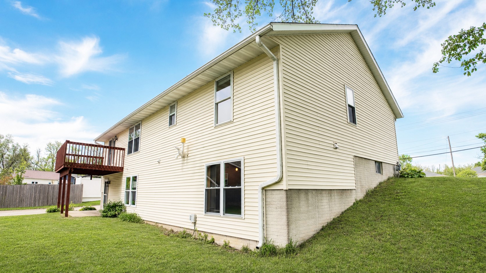 2416 C Street SW Cedar Rapids IA 52404