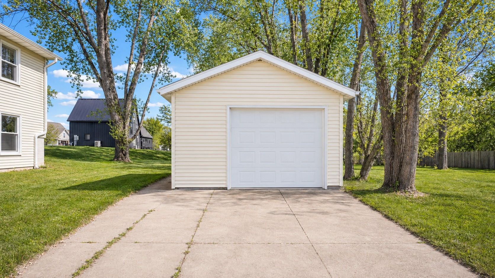 2416 C Street SW Cedar Rapids IA 52404