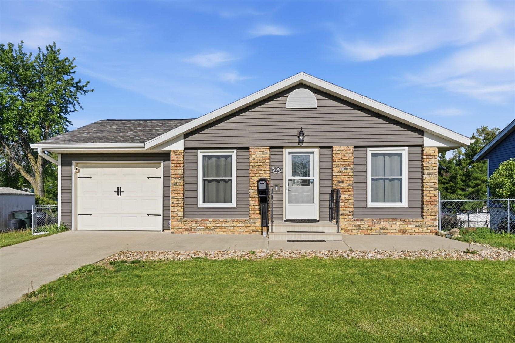 208 Atwood Drive SW Cedar Rapids IA 52404
