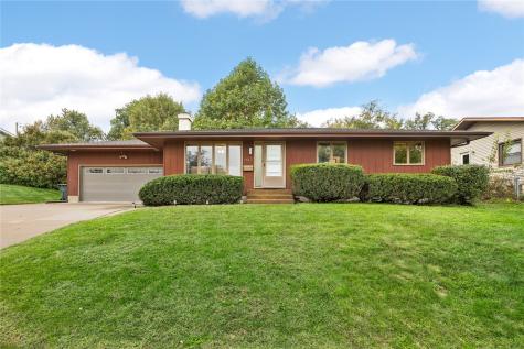 1617 Sierra Drive NE Cedar Rapids IA 52402