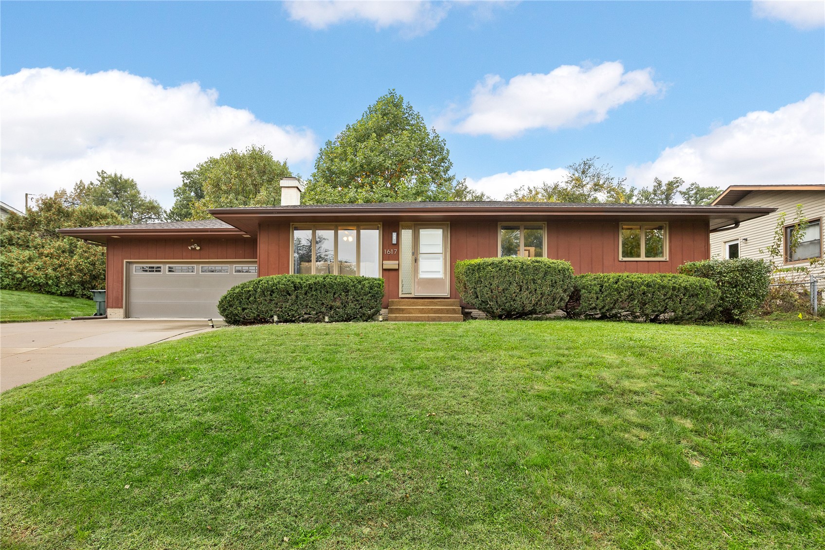 1617 Sierra Drive NE Cedar Rapids IA 52402