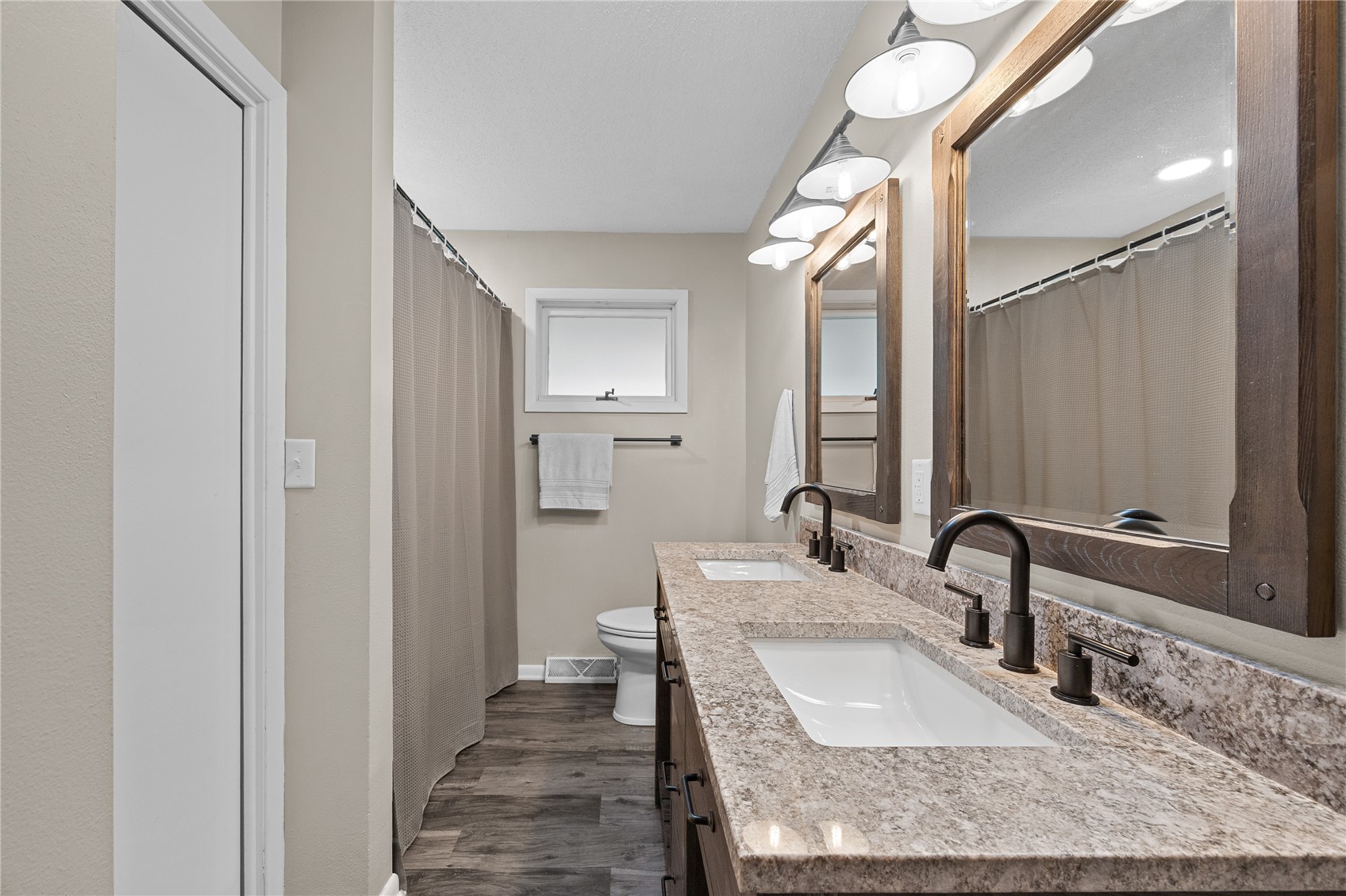 1617 Sierra Drive NE Cedar Rapids IA 52402