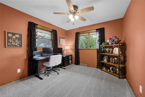 1617 Sierra Drive NE Cedar Rapids IA 52402
