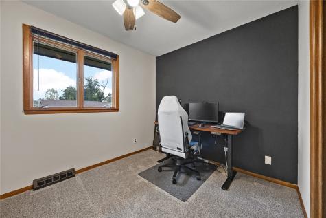 1617 Sierra Drive NE Cedar Rapids IA 52402
