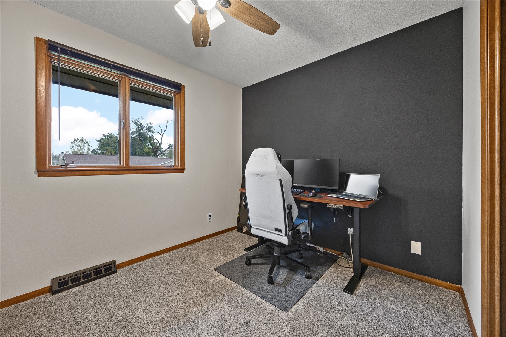 1617 Sierra Drive NE Cedar Rapids IA 52402
