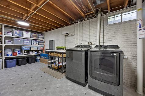 1617 Sierra Drive NE Cedar Rapids IA 52402