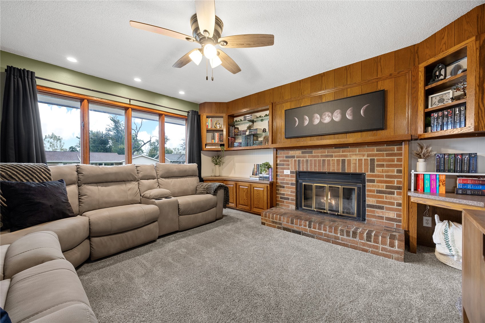1617 Sierra Drive NE Cedar Rapids IA 52402