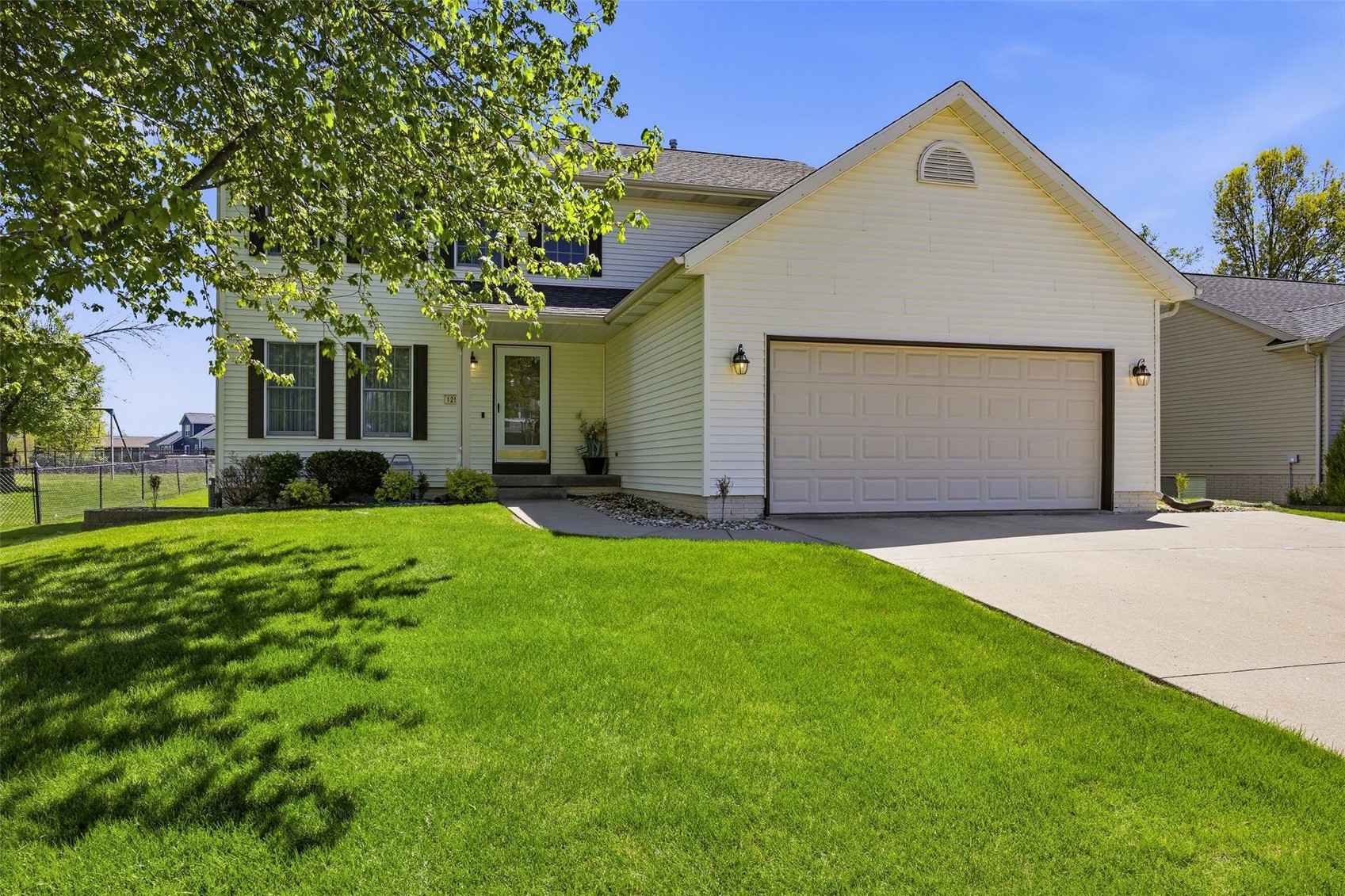 1217 Acacia Drive NE Cedar Rapids IA 52402