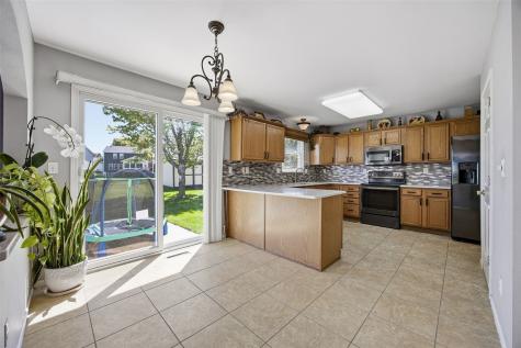 1217 Acacia Drive NE Cedar Rapids IA 52402
