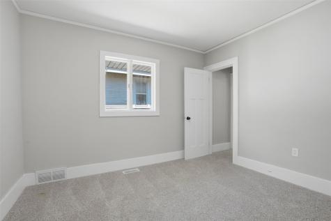 916 Daniels NE Cedar Rapids IA 52402