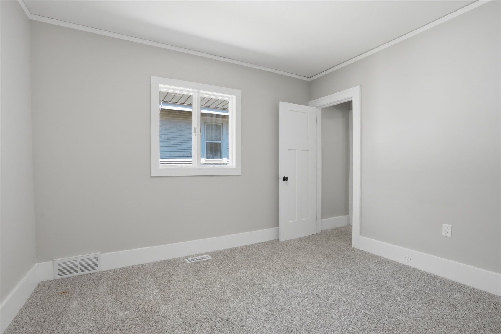916 Daniels NE Cedar Rapids IA 52402