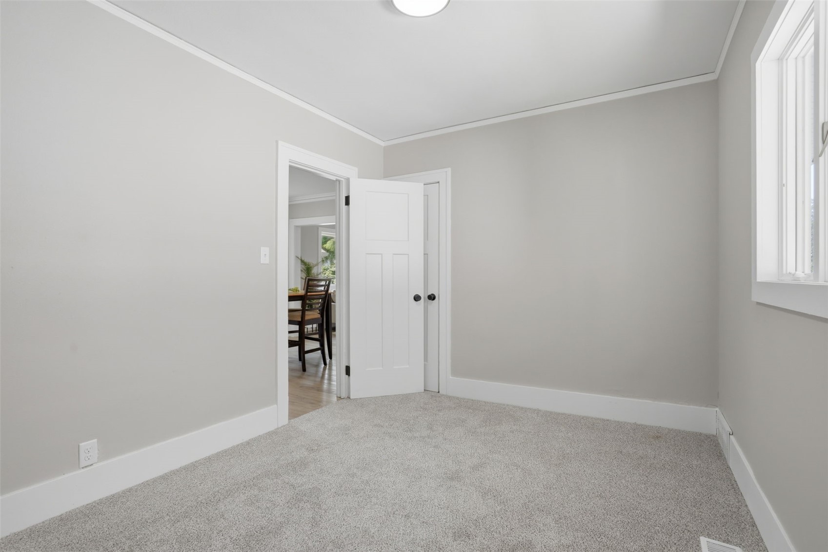 916 Daniels NE Cedar Rapids IA 52402