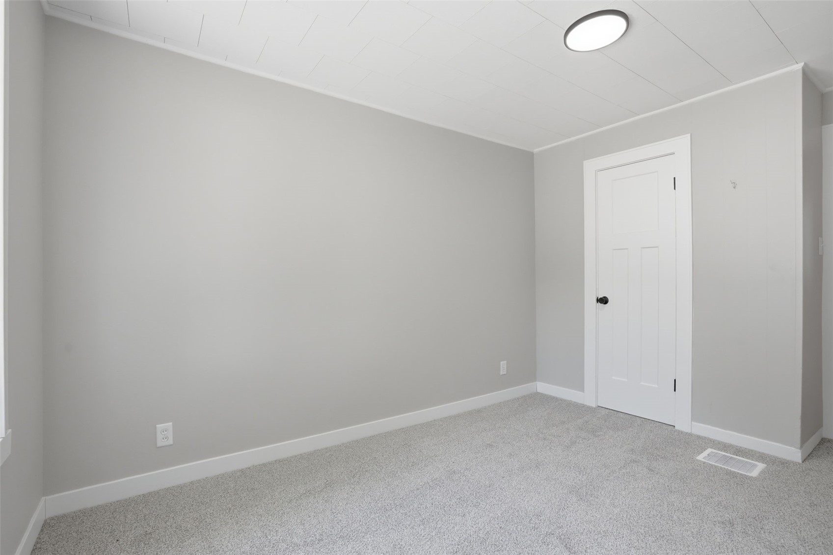 916 Daniels NE Cedar Rapids IA 52402