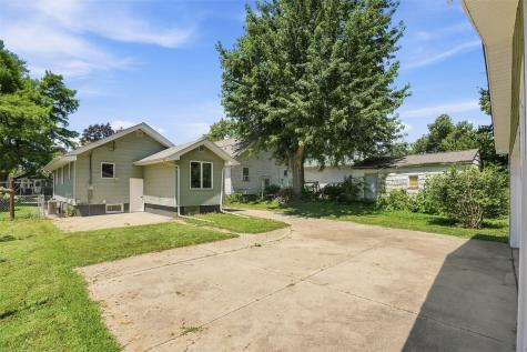 916 Daniels NE Cedar Rapids IA 52402