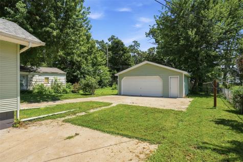 916 Daniels NE Cedar Rapids IA 52402