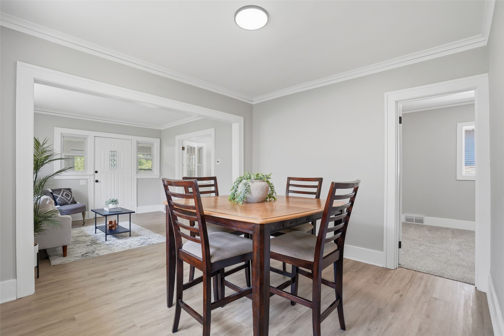 916 Daniels NE Cedar Rapids IA 52402