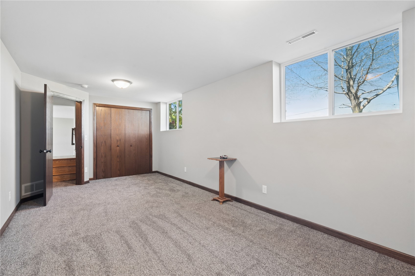 2425 Kenway Boulevard SW Cedar Rapids IA 52404