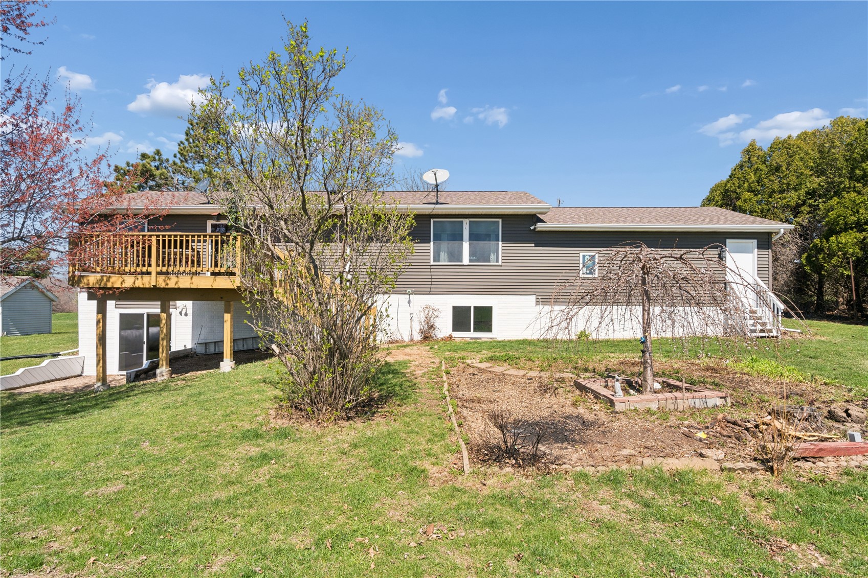 2425 Kenway Boulevard SW Cedar Rapids IA 52404