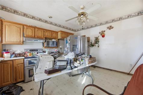 2292 Highway V18 Clutier IA 52217
