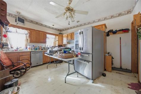 2292 Highway V18 Clutier IA 52217