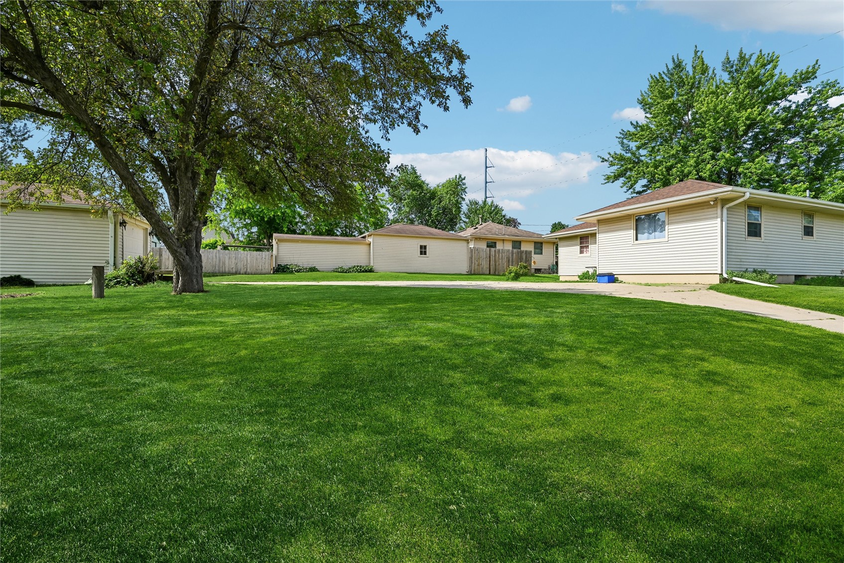 467 18th Street NW Cedar Rapids IA 52405