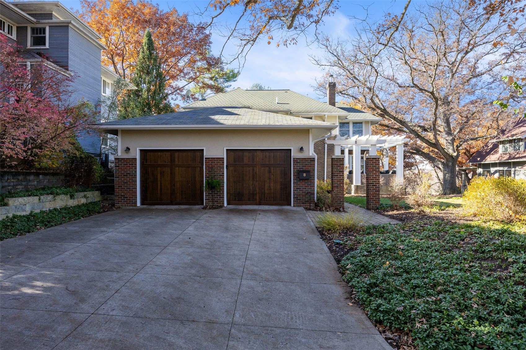 8 Bella Vista Iowa City IA 52245