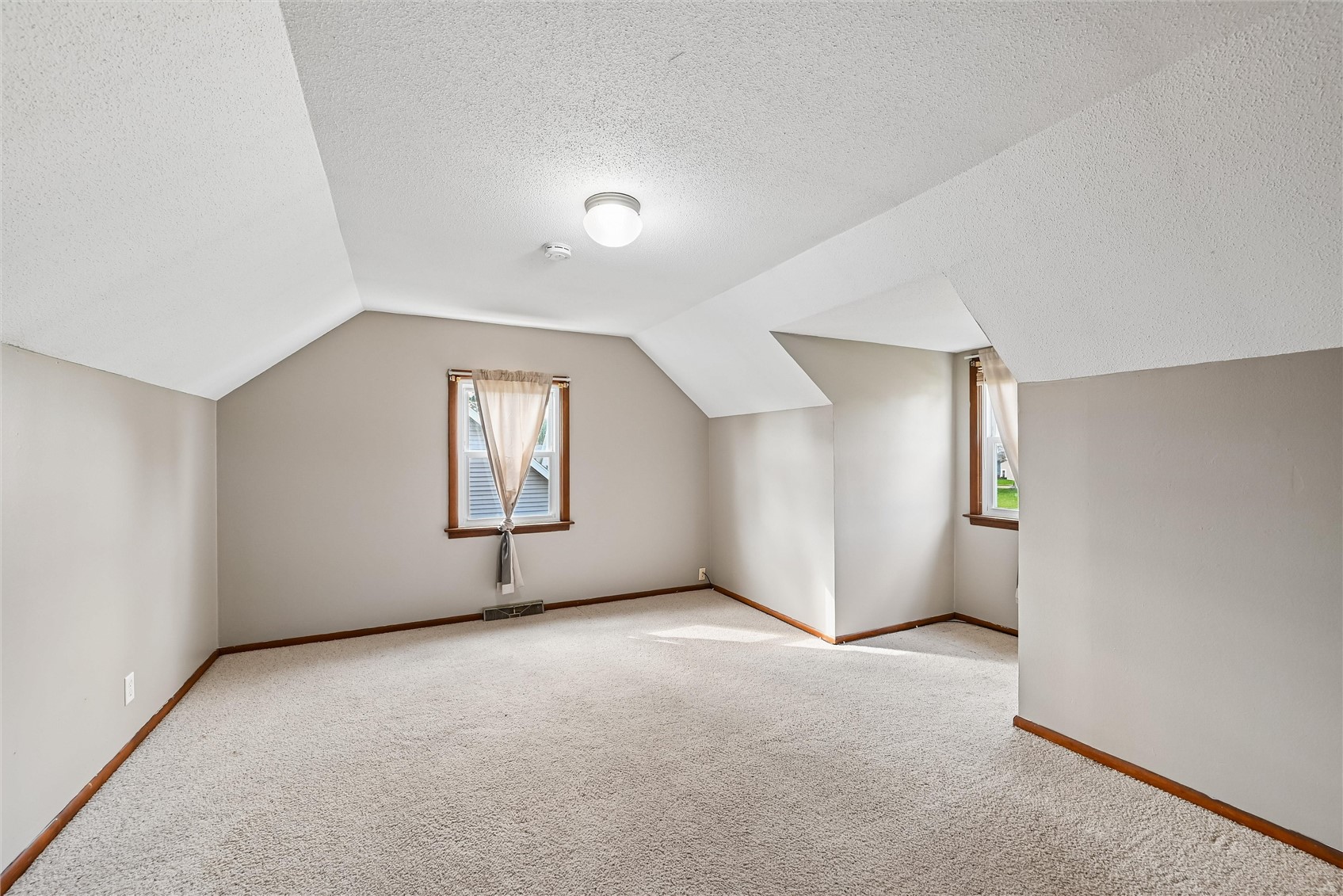 3113 Clover Drive SW Cedar Rapids IA 52404