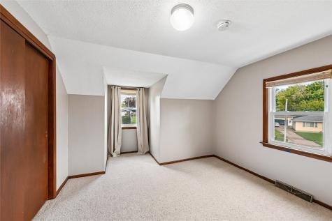 3113 Clover Drive SW Cedar Rapids IA 52404