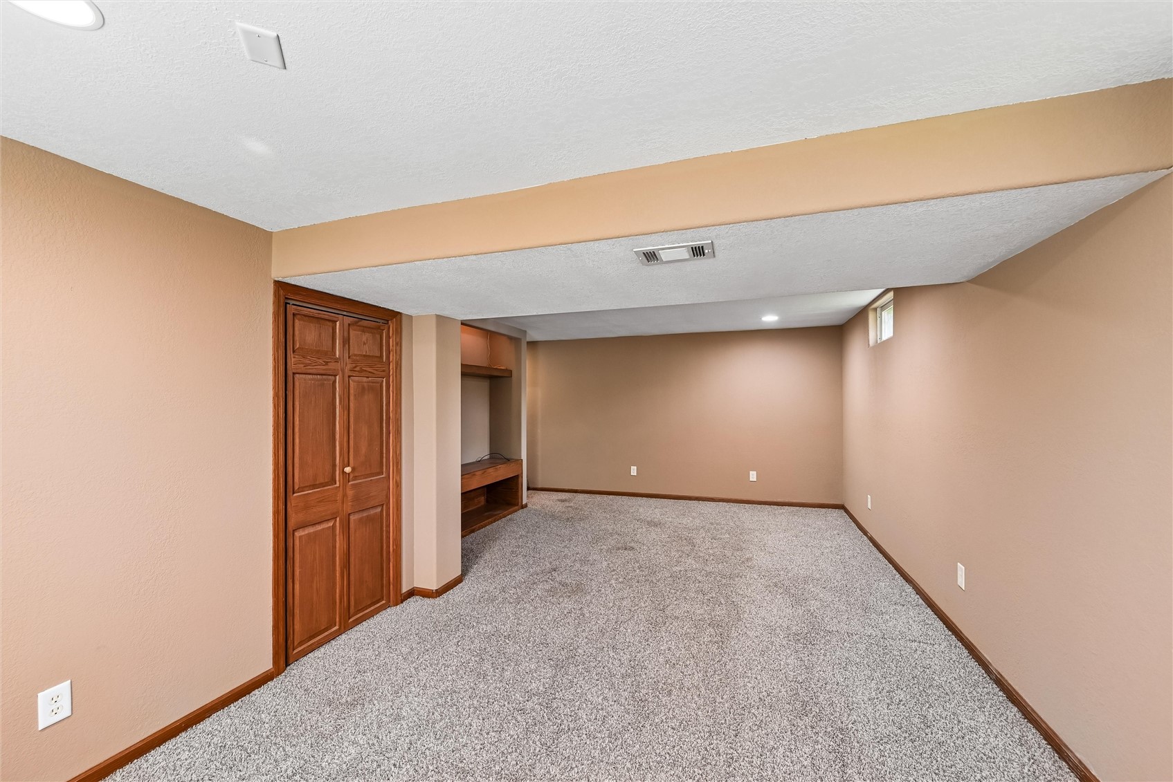 3113 Clover Drive SW Cedar Rapids IA 52404