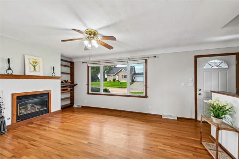 3113 Clover Drive SW Cedar Rapids IA 52404
