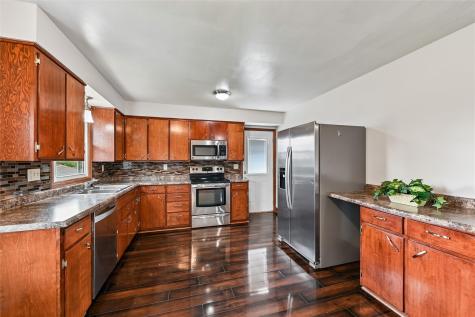 3113 Clover Drive SW Cedar Rapids IA 52404