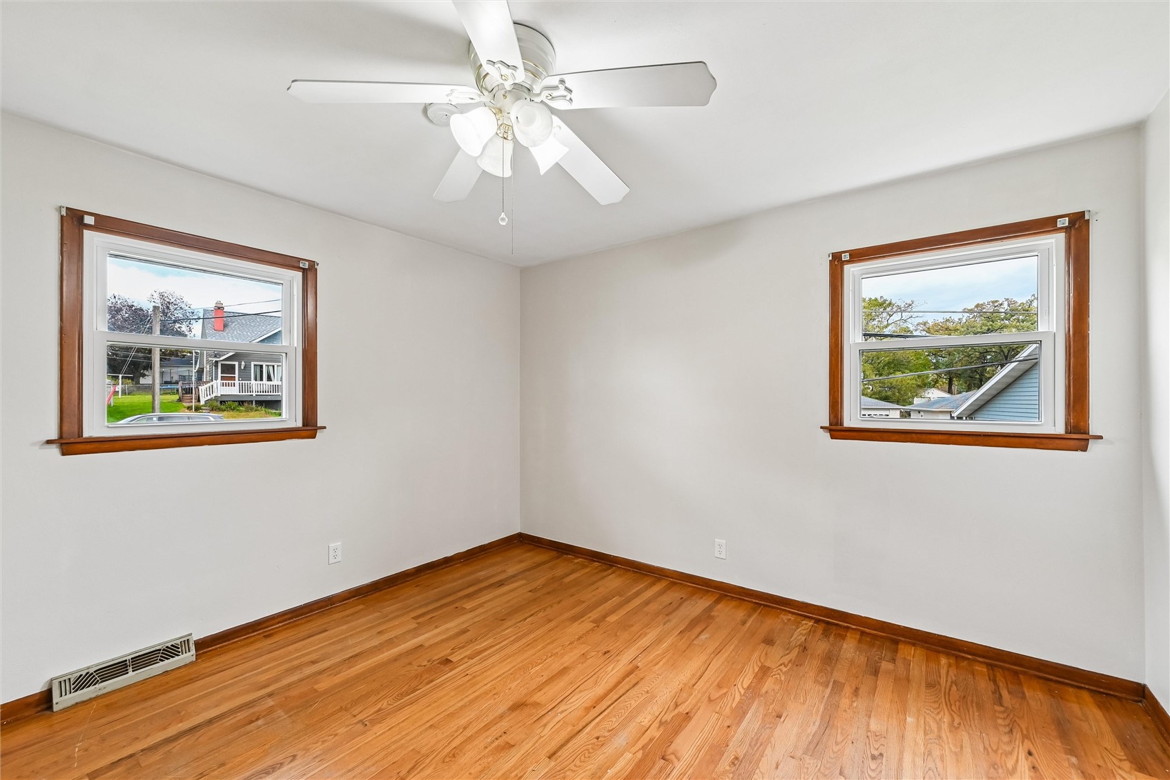 3113 Clover Drive SW Cedar Rapids IA 52404