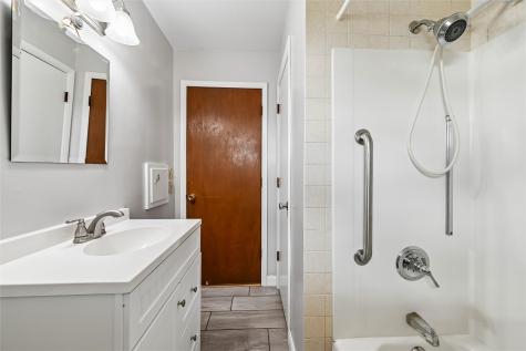 3113 Clover Drive SW Cedar Rapids IA 52404