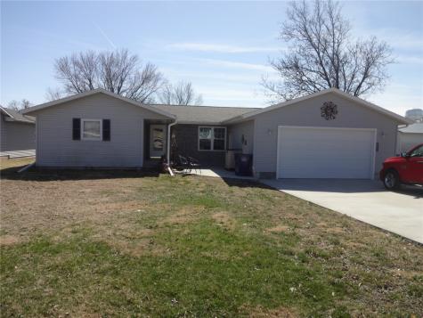 706 E Hilton Street Marengo IA 52301