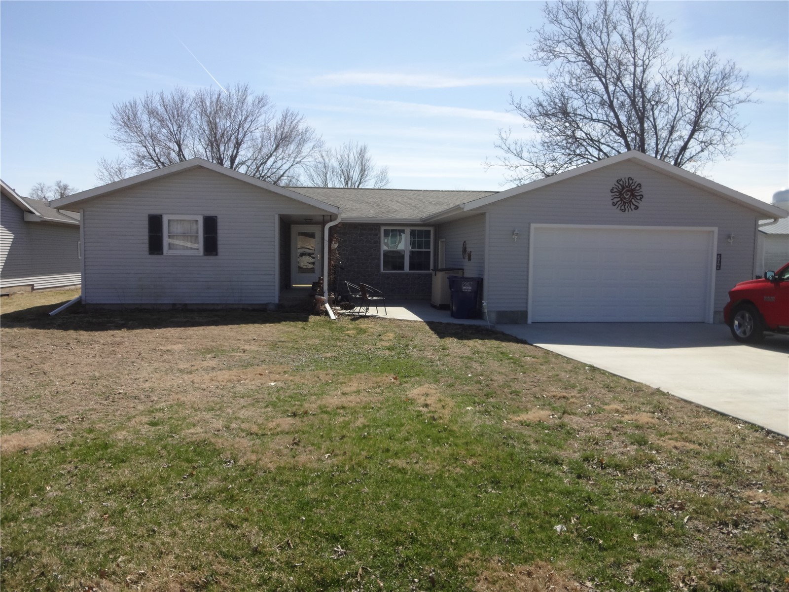 706 E Hilton Street Marengo IA 52301