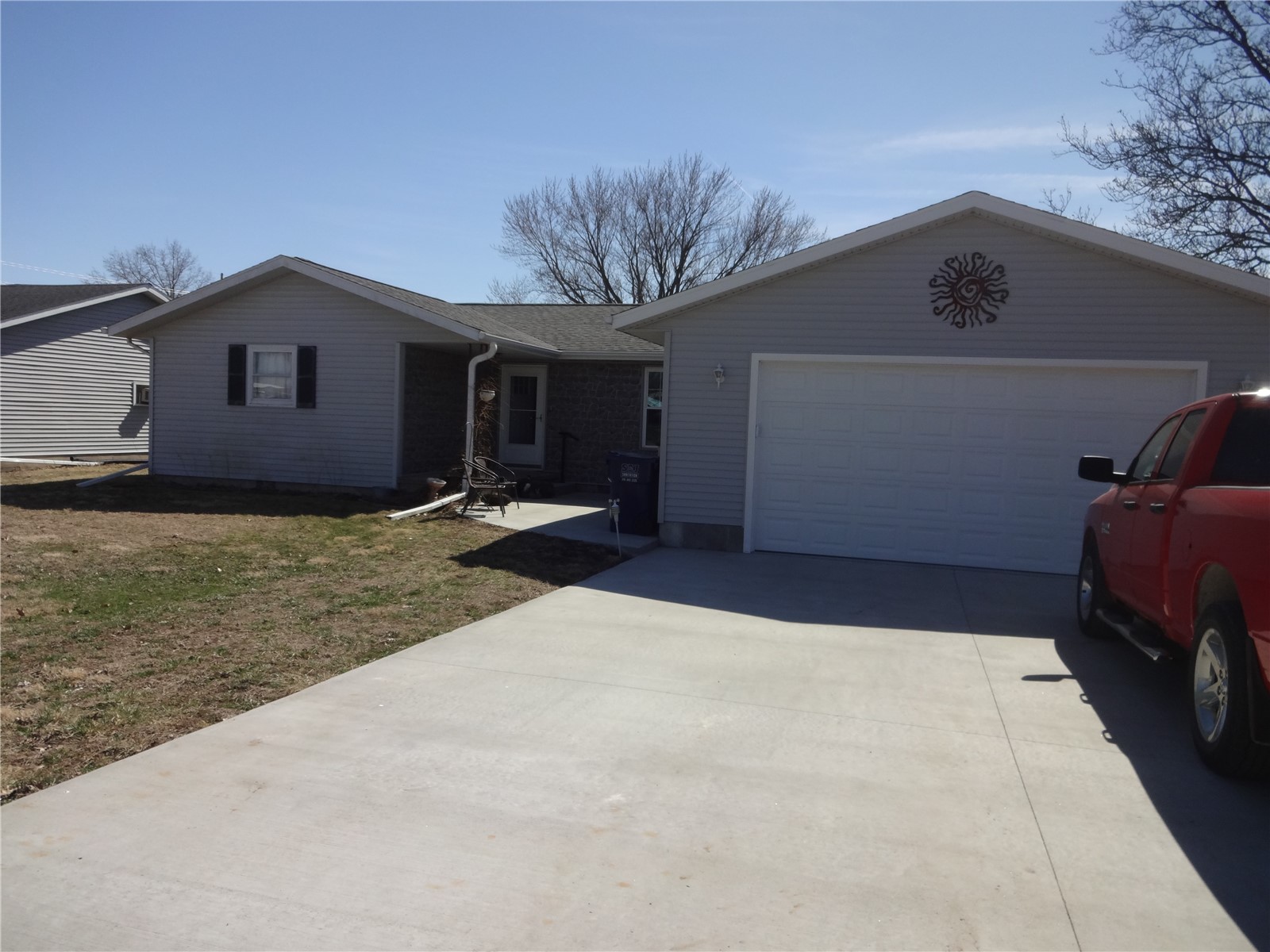 706 E Hilton Street Marengo IA 52301