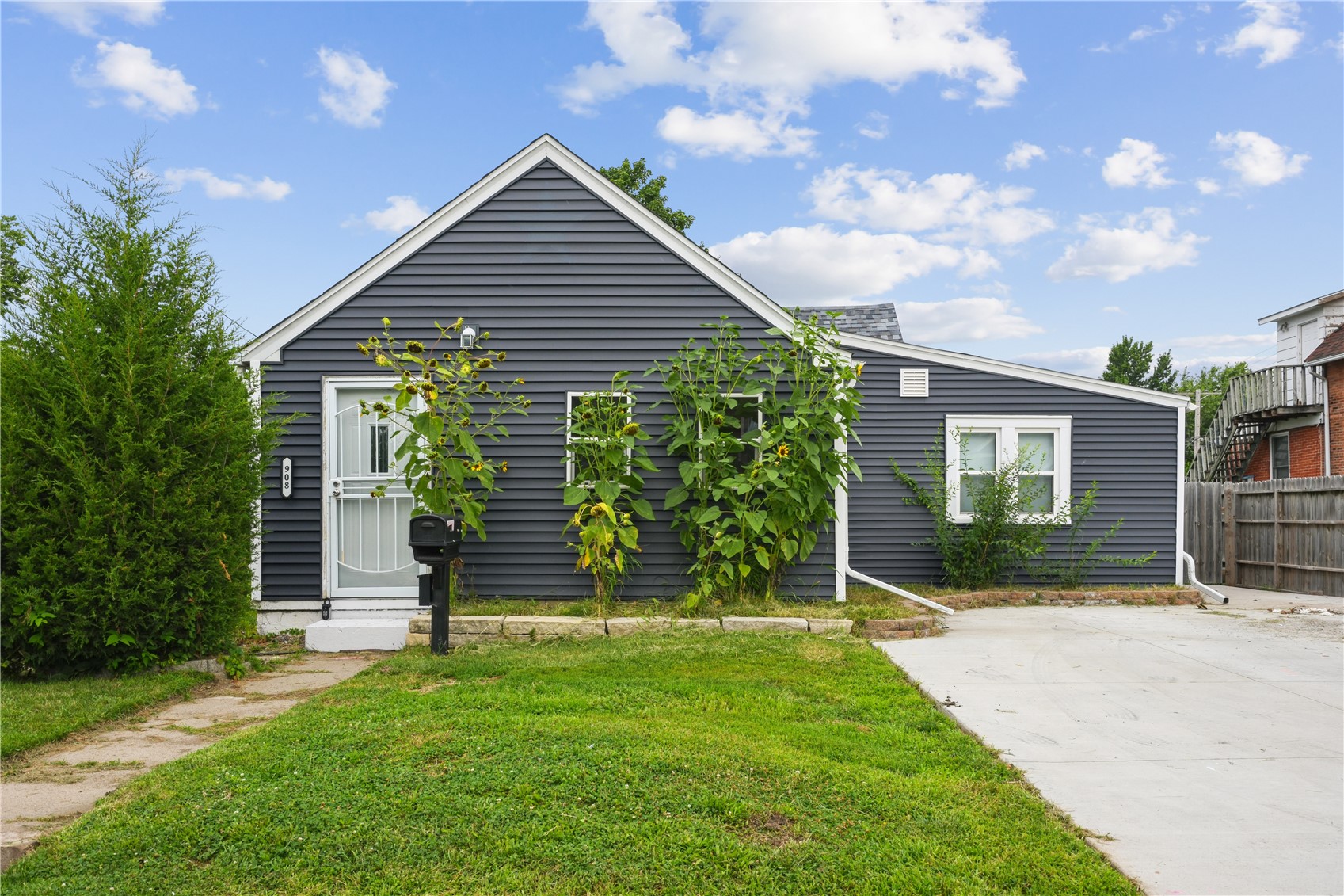 908 8th Avenue Marion IA 52302